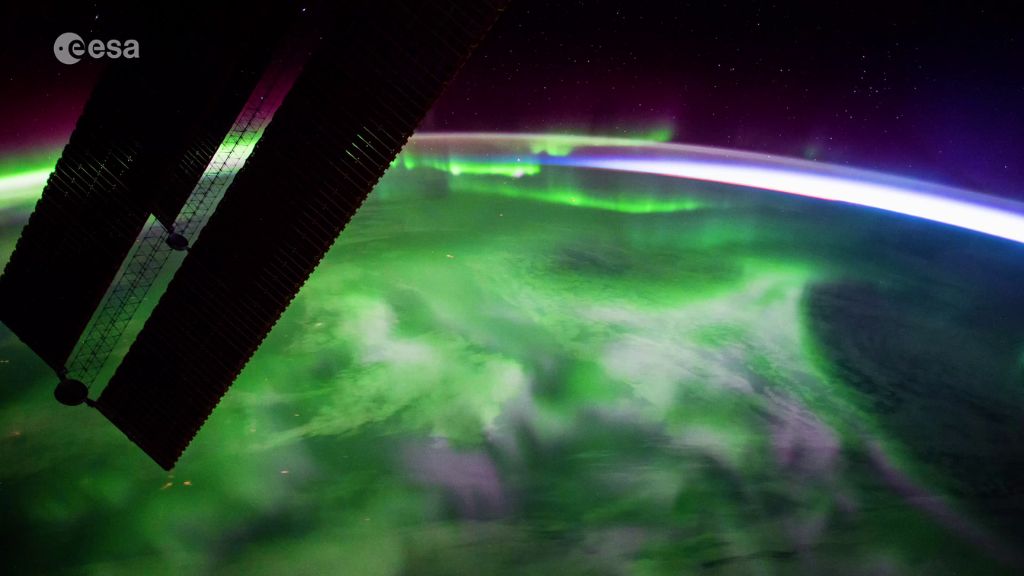 ISS Reveals Nature’s Green Fireworks: Mesmerizing Aurora Video from Space