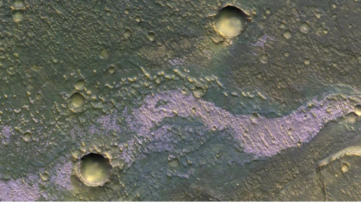 ESA’s Mars Orbiter Captures Enigmatic ‘Salty Mermaid’ on Martian Surface!