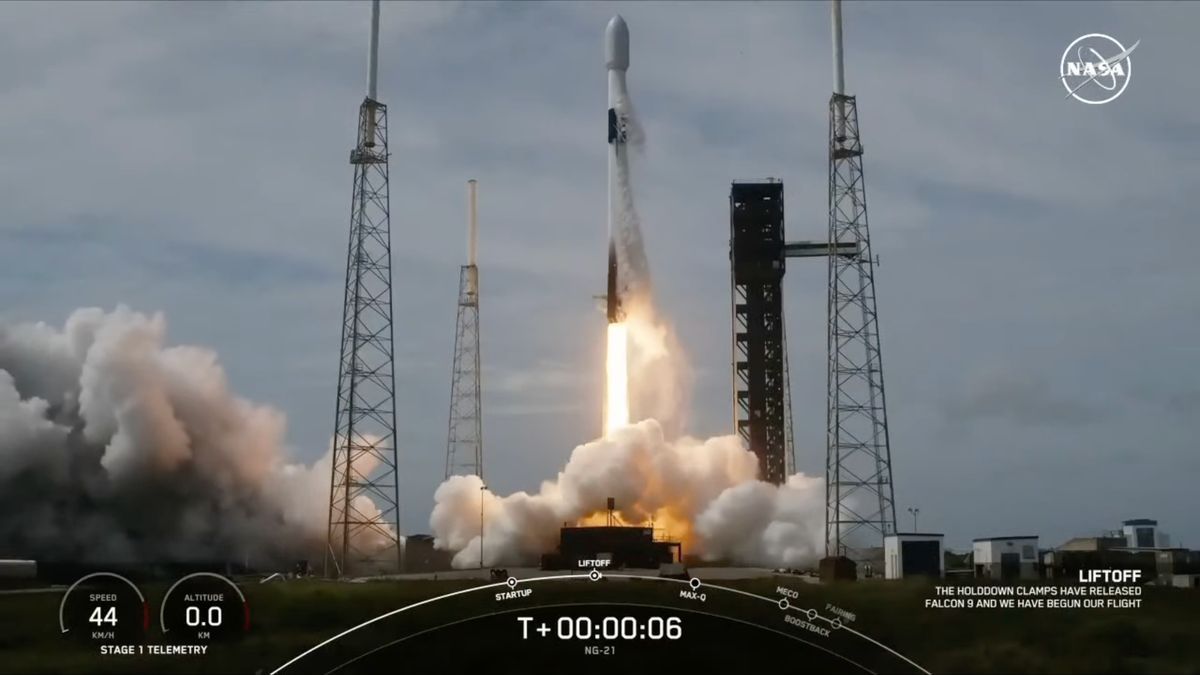 SpaceX Rockets Cygnus Cargo Craft to ISS with Vital Supplies and Experiments